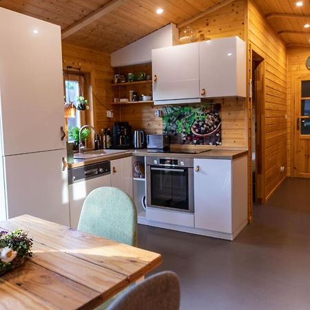 Chalet "Waldhauszeit" Am See ミュッケ エクステリア 写真